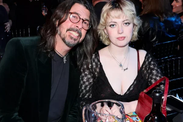 Dave Grohl baby daughter moment